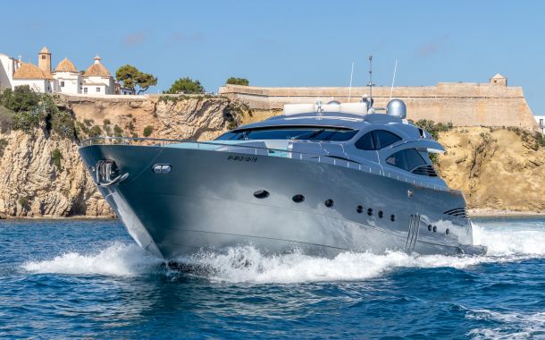 Alquilar 5 - PERSHING 90 Ibiza