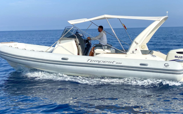 Alquilar SEMIRRíGIDAS - CAPELLI TEMPEST 800 Ibiza